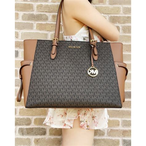 Large Michael Kors Handbags 